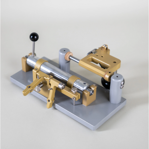 Máquina Rieger para el afilado de las palas de fagot