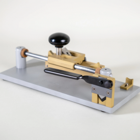 Máquina para el gubiado de palas de fagot Rieger