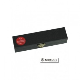 Clarinete en miniatura con soporte y caja para guardarlo.