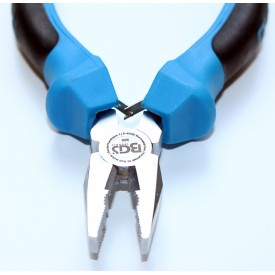 Alicatas mordaza (plana y de corte) para hacer las cañas. CHIARUGI